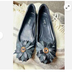 Ecco Black Leather Keystone Flower Slip-On Flats Shoes Women Size 37 EU 6.5